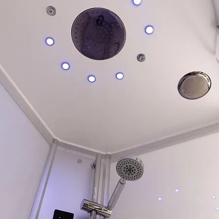 Apartment Victoria Spa, Au Coeur Du Centre-ville Hammam -wifi -grand Lit Double Queen Size 160x200cm