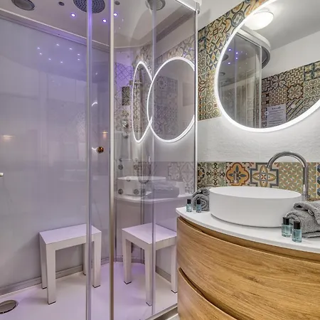Victoria Spa, Au Coeur Du Centre-ville Hammam -wifi -grand Lit Double Queen Size 160x200cm Apartment