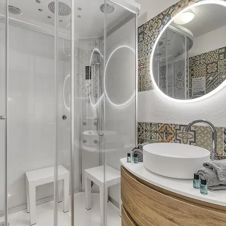 Victoria Spa, Au Coeur Du Centre-ville Hammam -wifi -grand Lit Double Queen Size 160x200cm Aix-les-Bains