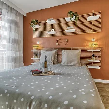 Appartement Victoria Spa, Au Coeur Du Centre-ville Hammam -wifi -grand Lit Double Queen Size 160x200cm *