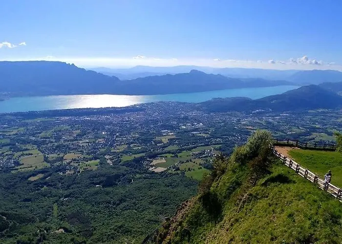 Appartamento Victoria Spa, Au Coeur Du Centre-ville Hammam -wifi -grand Lit Double Queen Size 160x200cm *