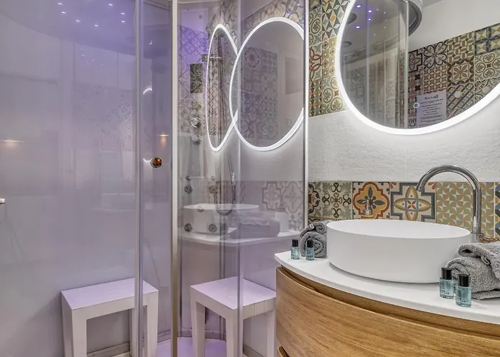 Victoria Spa, Au Coeur Du Centre-ville Hammam -wifi -grand Lit Double Queen Size 160x200cm Appartamento