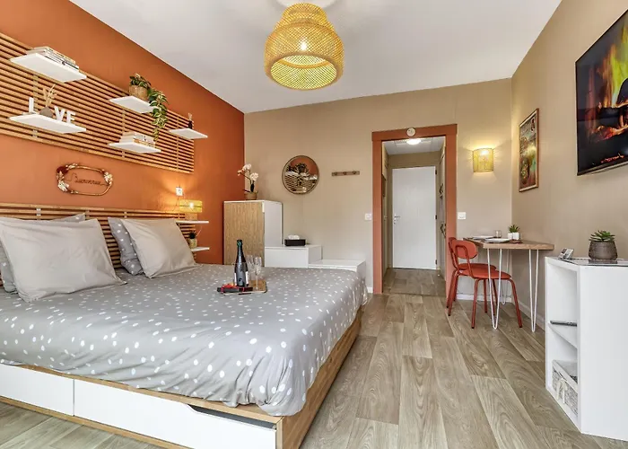 Apartamento Victoria Spa, Au Coeur Du Centre-ville Hammam -wifi -grand Lit Double Queen Size 160x200cm *